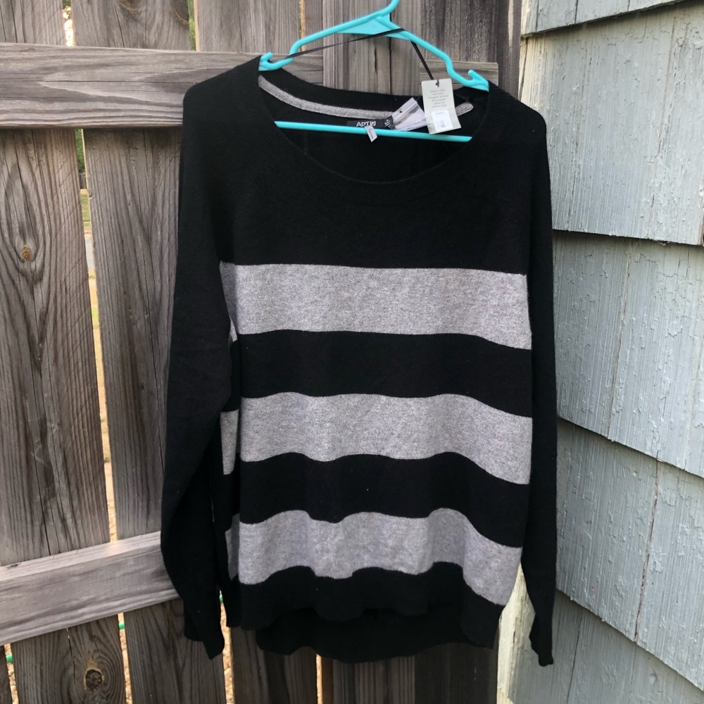 Apt 9 Cashmere Black and Gray Sweater
